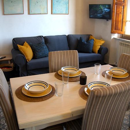 לוקה Appartamento Via Grandi - Free Gated Parking - 5 Minutes From Center מראה חיצוני תמונה