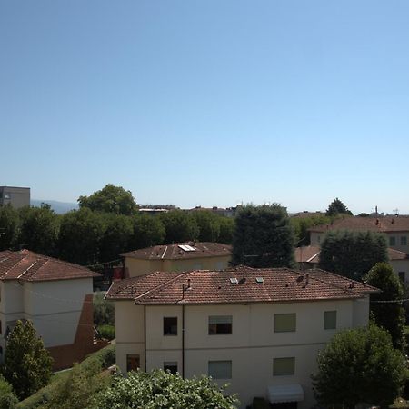 לוקה Appartamento Via Grandi - Free Gated Parking - 5 Minutes From Center מראה חיצוני תמונה